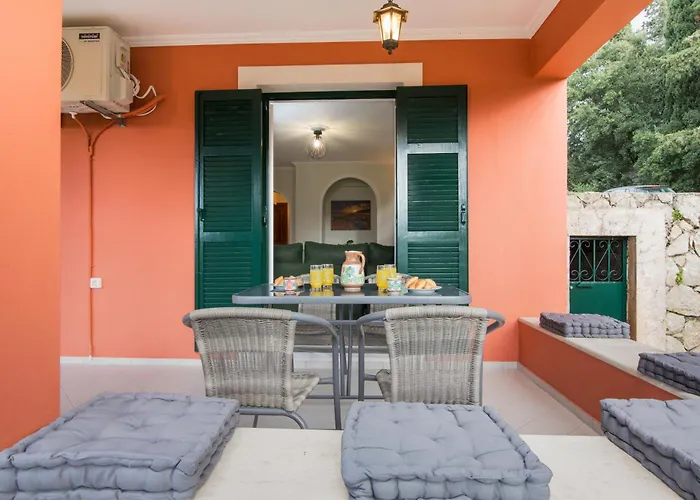 Spiros Holidays House 公寓