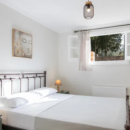 Spiros Holidays House Doukádes