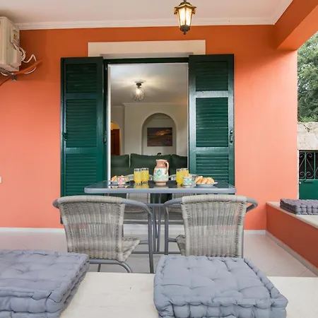 Spiros Holidays House شقة