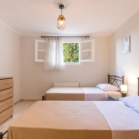 شقة Spiros Holidays House Doukádes