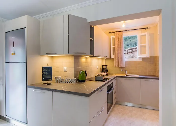 Spiros Holidays House Apartment *