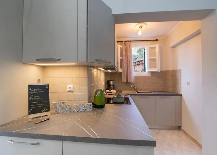 Spiros Holidays House Apartment *